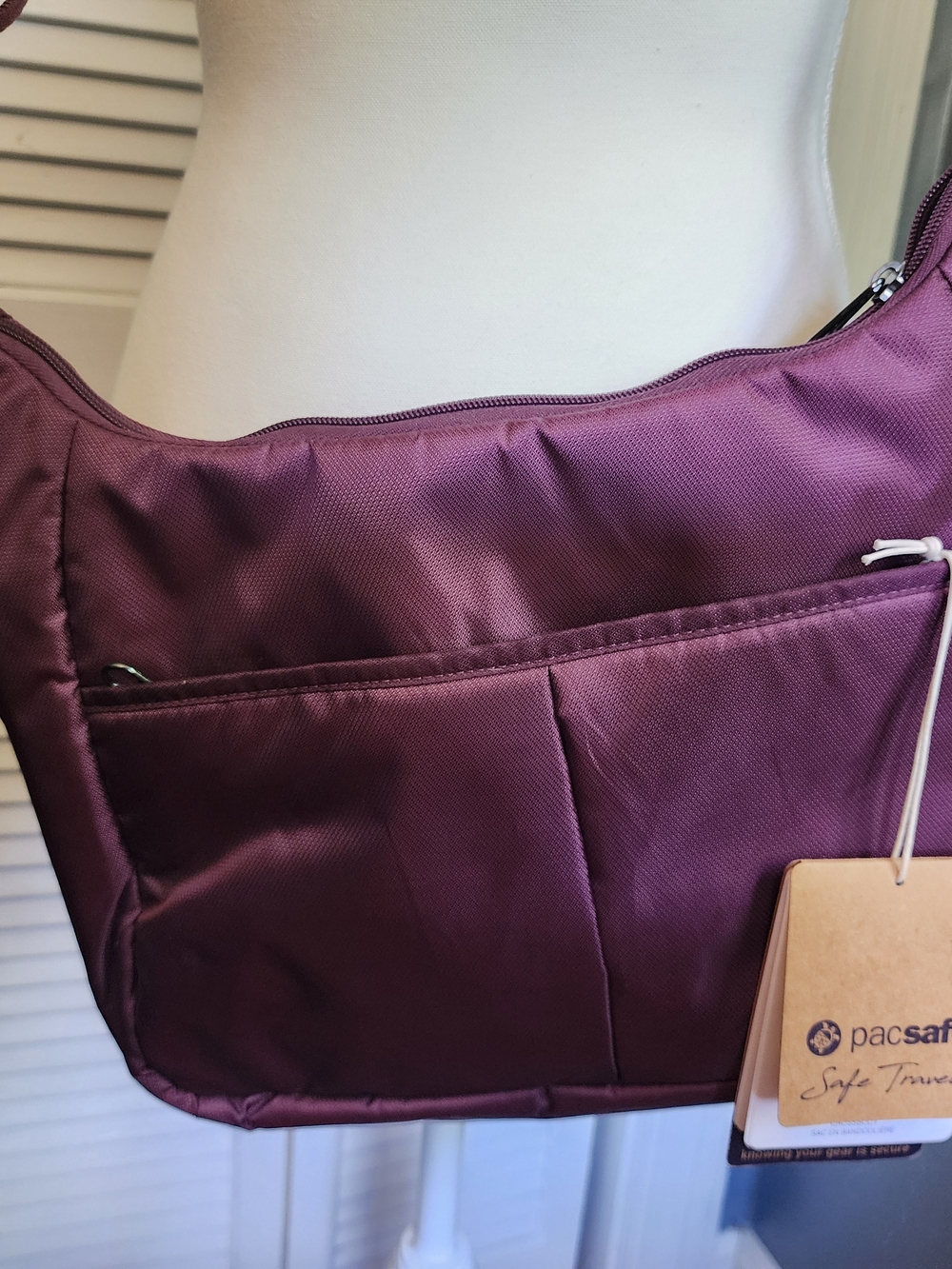 Pacsafe Women's Shoulder Bag in Plum